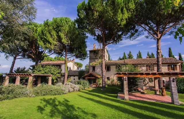 Farmhouse in Marsciano with Pool and Barbecue
