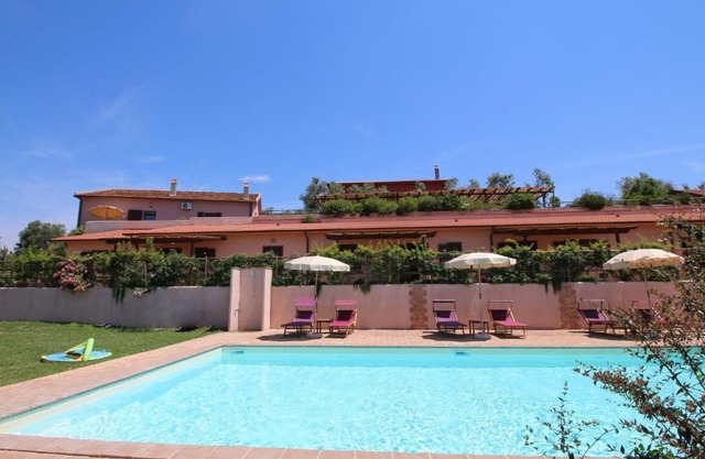 Farmhouse in Montalto near Sandy Beaches