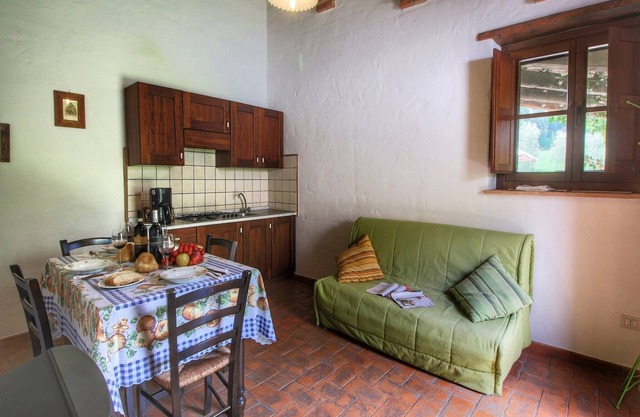 Farmhouse in Proceno with Panoramic Pool