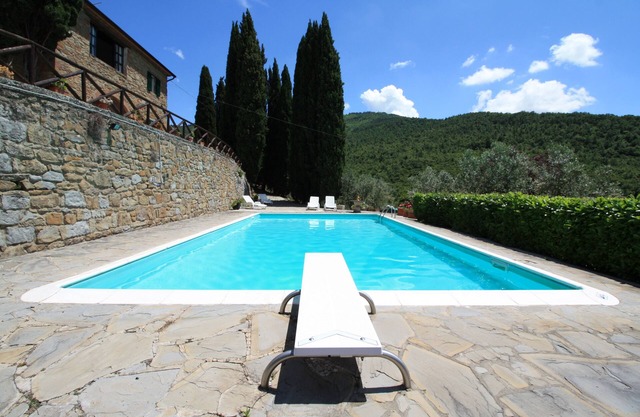 Farmhouse in the hills with panoramic view and swimming pool