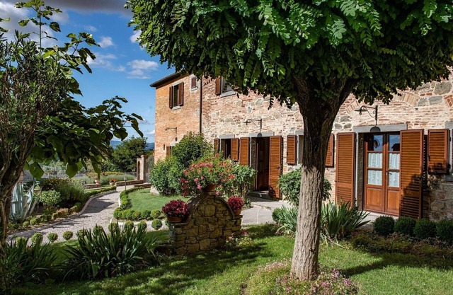 Farmhouse in Tuscany with Pool and Hill Views