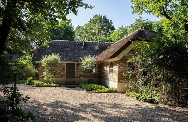 Farmhouse in Veluwe near Speulderbos Forest