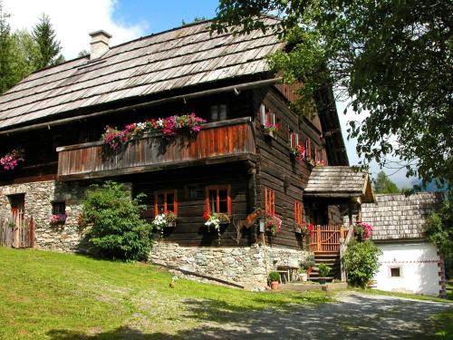 Farmhouse in Weißpriach near Mountain Lakes