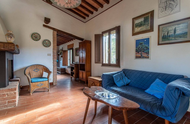 Farmhouse 'La Casa Dei Mandorli' with Private Garden and Wi-Fi