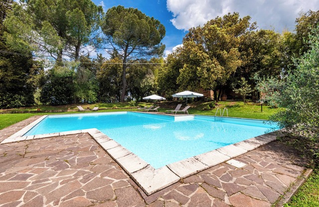 Farmhouse 'La Torre Di Monsindoli' with Shared Pool, Private Garden and Wi-Fi
