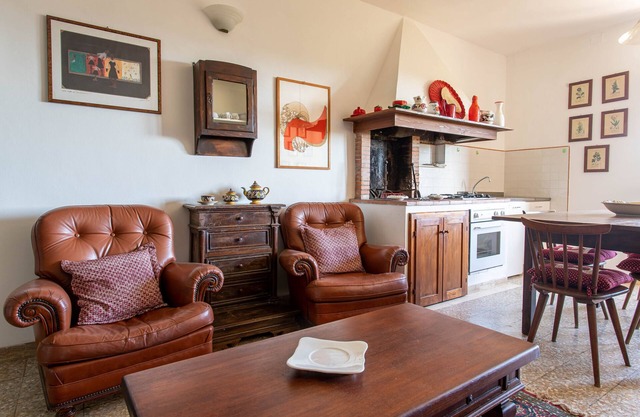 Farmhouse "Lidia - Agriturismo La Valentina" with Garden & Wi-Fi