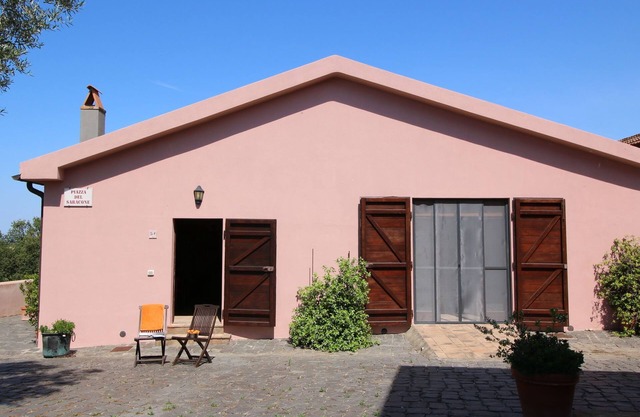 Farmhouse Montalto near Sandy Beaches