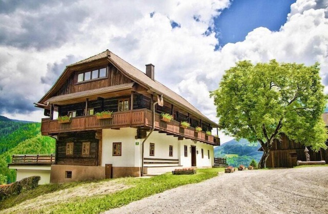 Farmhouse near Afritzer See & Nockberge Trails
