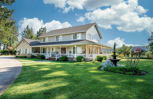 Farmhouse on Vineyard