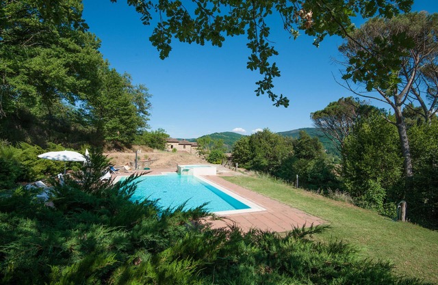 Farmhouse 'Pilari Appartamento Tabaccaia' with Mountain View, Shared Pool and Wi-Fi