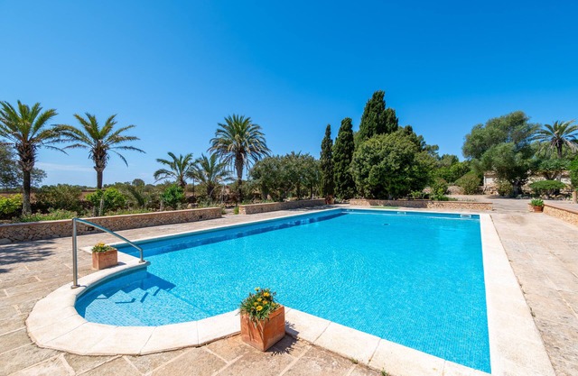 Farmhouse 'Sa Bassa Crua Agroturismo 1' with Shared Pool, Private Terrace and Wi-Fi