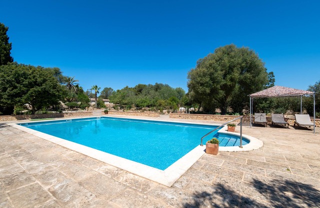 Farmhouse 'Sa Bassa Crua Agroturismo 2' with Shared Pool, Private Terrace and Wi-Fi