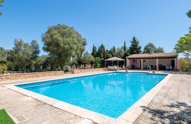 Farmhouse 'Sa Bassa Crua Agroturismo 3' with Shared Pool, Private Terrace and Wi-Fi
