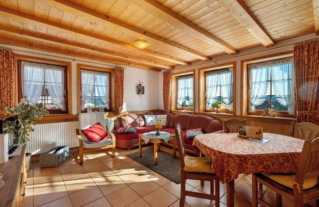 Farmhouse 'Schwarzwaldblick' with Mountain View, Private Terrace and Wi-Fi