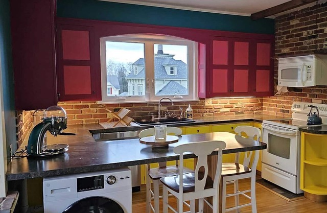 Farmhouse-style pet-friendly home in central VT: Close to Montpelier & Waterbury