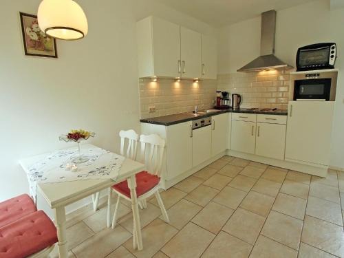 Farmhouse Wijlre near Scenic Lake, cleaning included