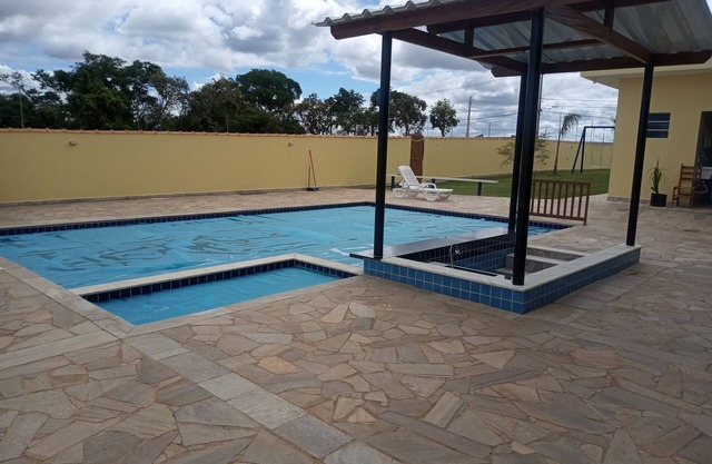 FARMHOUSE WITH HEATED SWIMMING POOL NEXT TO SOROCABA.