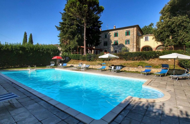 Farmhouse with Pool – Pets Welcome!
