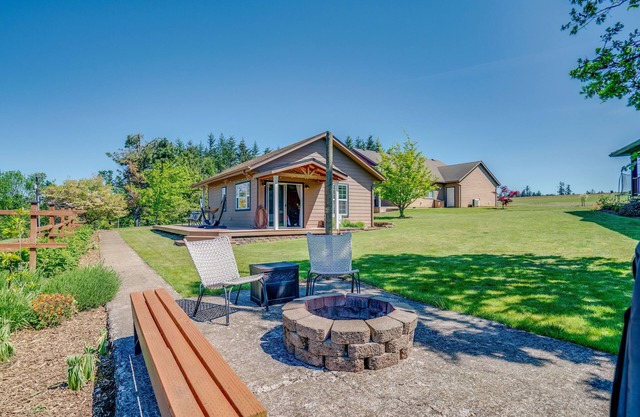 Farmland guest cottage - Near Silverton, Oregon