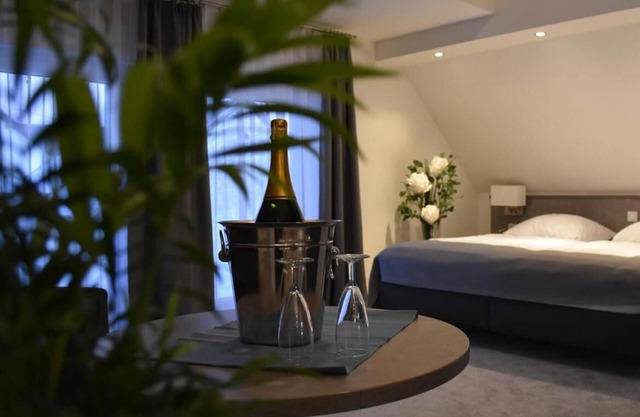 Fast Lane Hotel