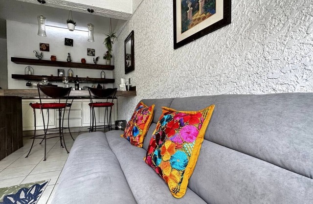 Fast Wifi Private Apto Street Entry Garden CableTV