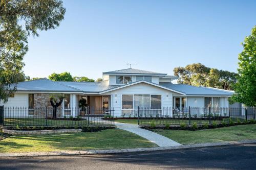 Fastnet I Private Properties