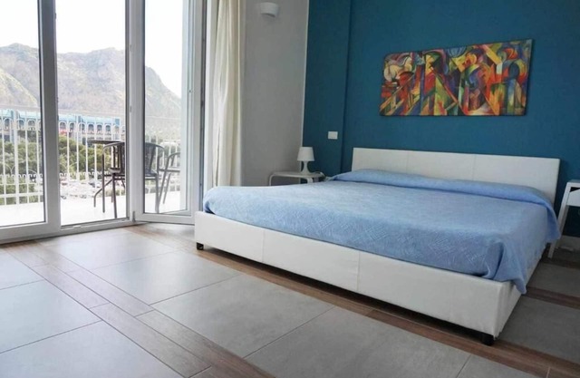 Favorita blue, your suite for stays in Palermo