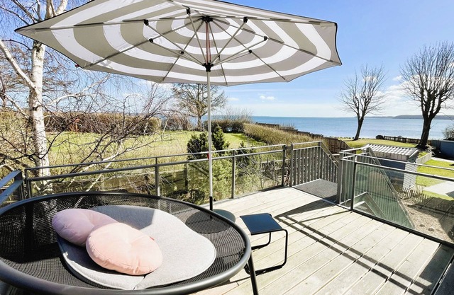 Favorite place by the sea - Holiday home Haifischsieben with sea view, fireplace and sauna