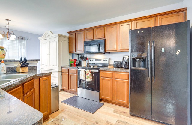 Fayetteville Vacation Rental ~ 24 Mi to Atlanta!