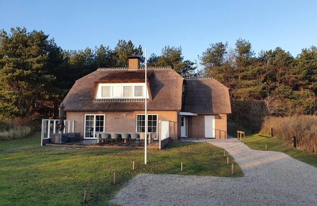 Fazant is a comfortable villa with sauna and Jacuzzi, in a dune environment.
