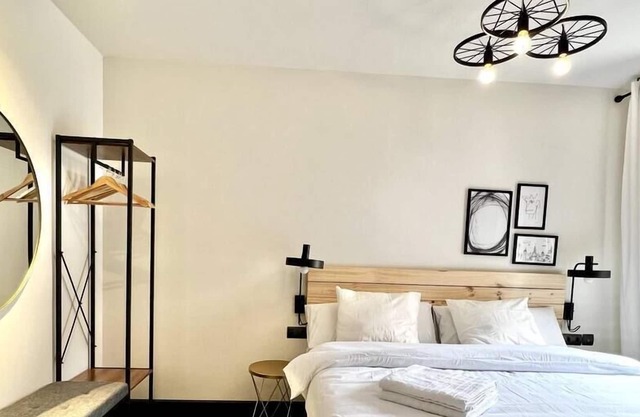 FD/ Beautiful Premium Apartment, new construction. Parking