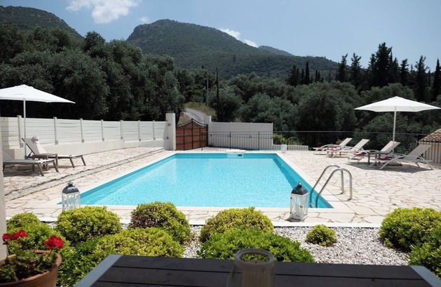 Fedrita: mountain-sea views/private pool/wi-fi/ac/bbq/2 km to the beach.