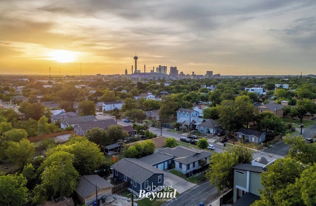 Feed Me Tacos Downtown | 3 BR, 1 BA