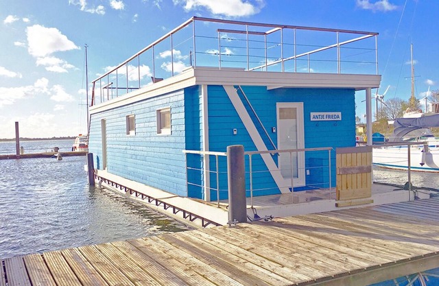 Feel good and relax - Beautiful Baltic Sea houseboat on Fehmarn