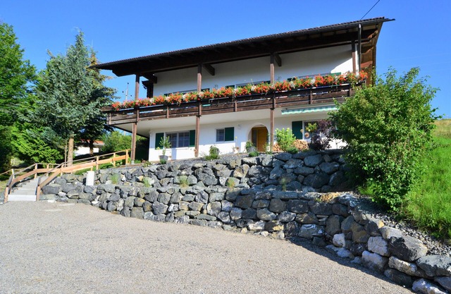 Feel-good apartment, Grüntenblick, quiet, 90m². WIRELESS INTERNET ACCESS.