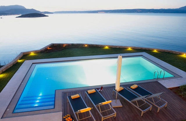 Feel like traveling on a luxury Cruise. The best peaceful holidays.
