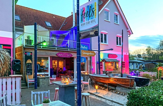 feels Beach Club Hotel