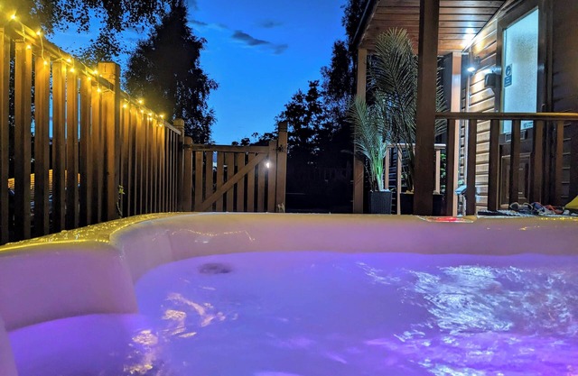 Felmoor Park Northumberland Lodge With Hot Tub - 4