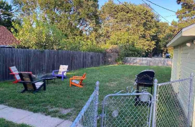 Fenced inYard|Cottage by McKennan|near Falls Park
