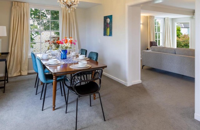Fendalton Comfort Stylish & Convenient with Carpark