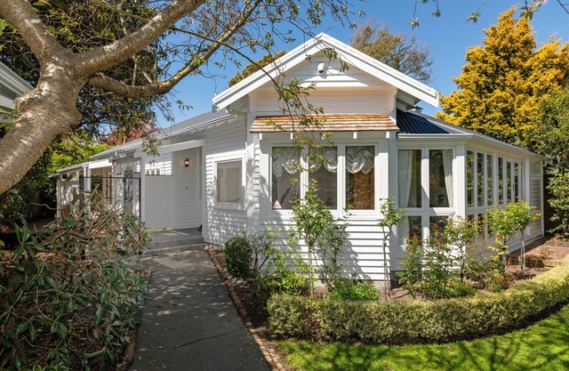 Fendalton Villa - Christchurch Holiday Home