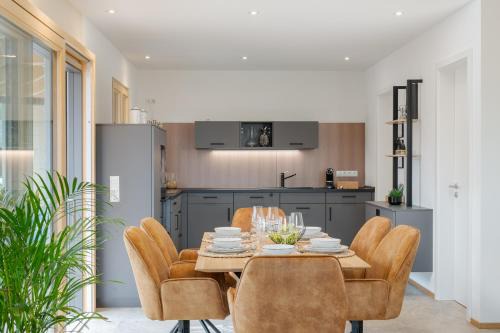 FENJOY Ferienapartments am Chiemsee - Balkon - BBQ
