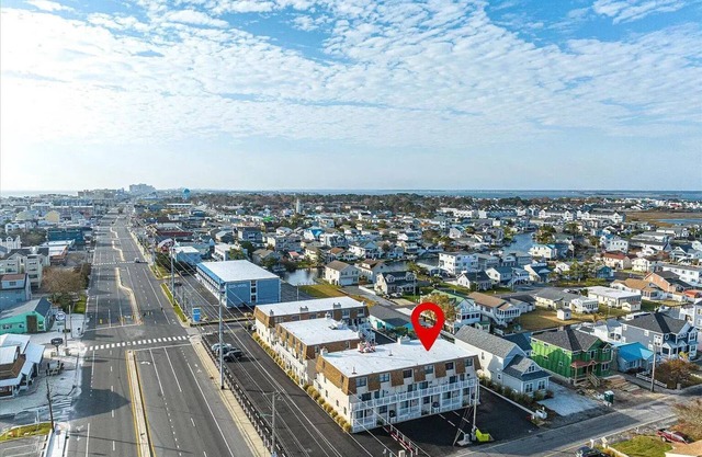 Fenwick Island, 1 block to beach, 2 BR condo, Sleeps 6, 2 parking spots