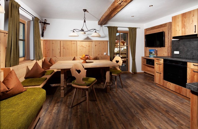 Ferienwohnung Nr. 5, 1-5 Personen, 73 qm, Dusche/WC+ extra WC, Terrasse, TV, W-LAN, 2 Schlafzimmer, 2 Zusatzliegen, Nebenhaus