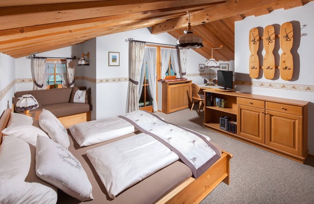 Ferienwohnung Nr. 4, 1-3 Personen, 30 qm, Dusche/WC, Balkon, TV, 1 Schlafzimmer, Nichtraucher