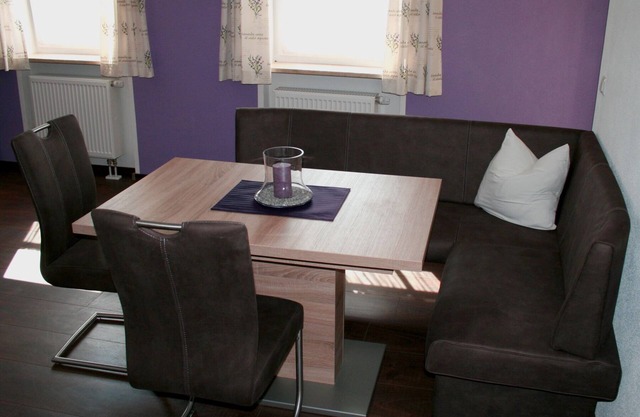 Ferienwohnung Lavendel, 2 Personen, 62 m², Du/WC, 1 Schlafzimmer, Balkon, free Wlan, Infrarot-Wärmekabine, Nichtraucher