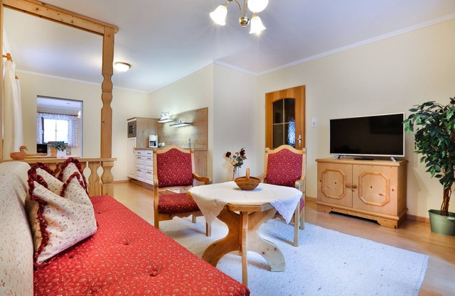 Ferienwohnung Reiteralpe, 1-2 Personen, 56 qm, Dusche/WC, Balkon, 1 Schlafzimmer, Geschirrspüler, Ost-West