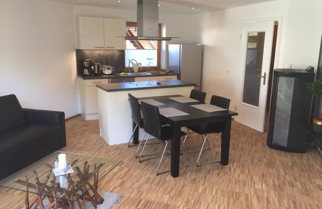 Ferienwohnung Steinberg* im 'Haus am Bachrand', 1-2 Personen , Dusche/WC, Balkon, TV, 1 Schlafzimmer