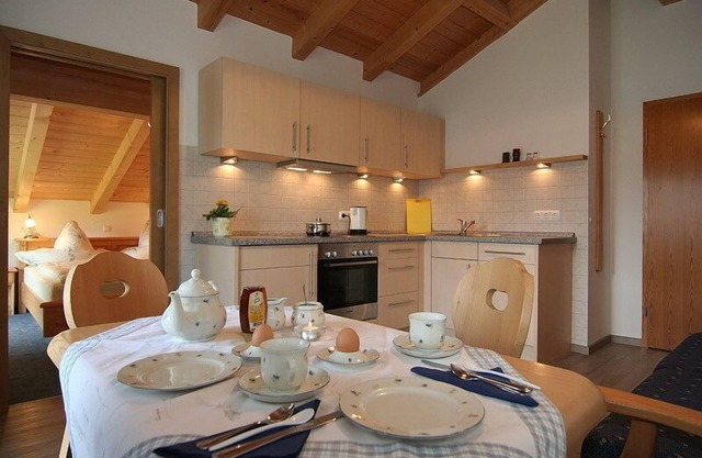 Ferienwohnung Hochkalter, 1-2 Personen, 26 qm, Dusche/WC, Balkon, TV, W-LAN, Geschirrspüler, 1 Schlafzimmer, Dachgeschoss