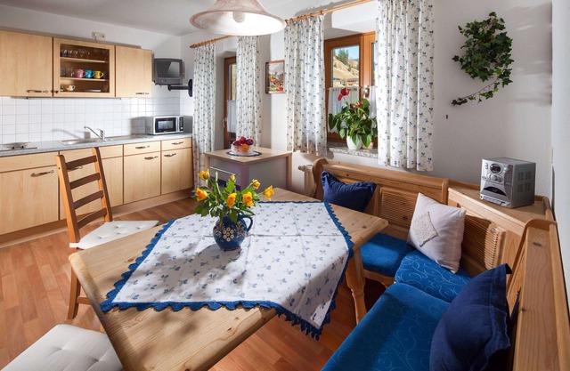 Ferienwohnung Watzmann, 1-4 Personen, 42 qm, Dusche/WC, Süd-Westbalkon, TV, 2 Schlafzimmer